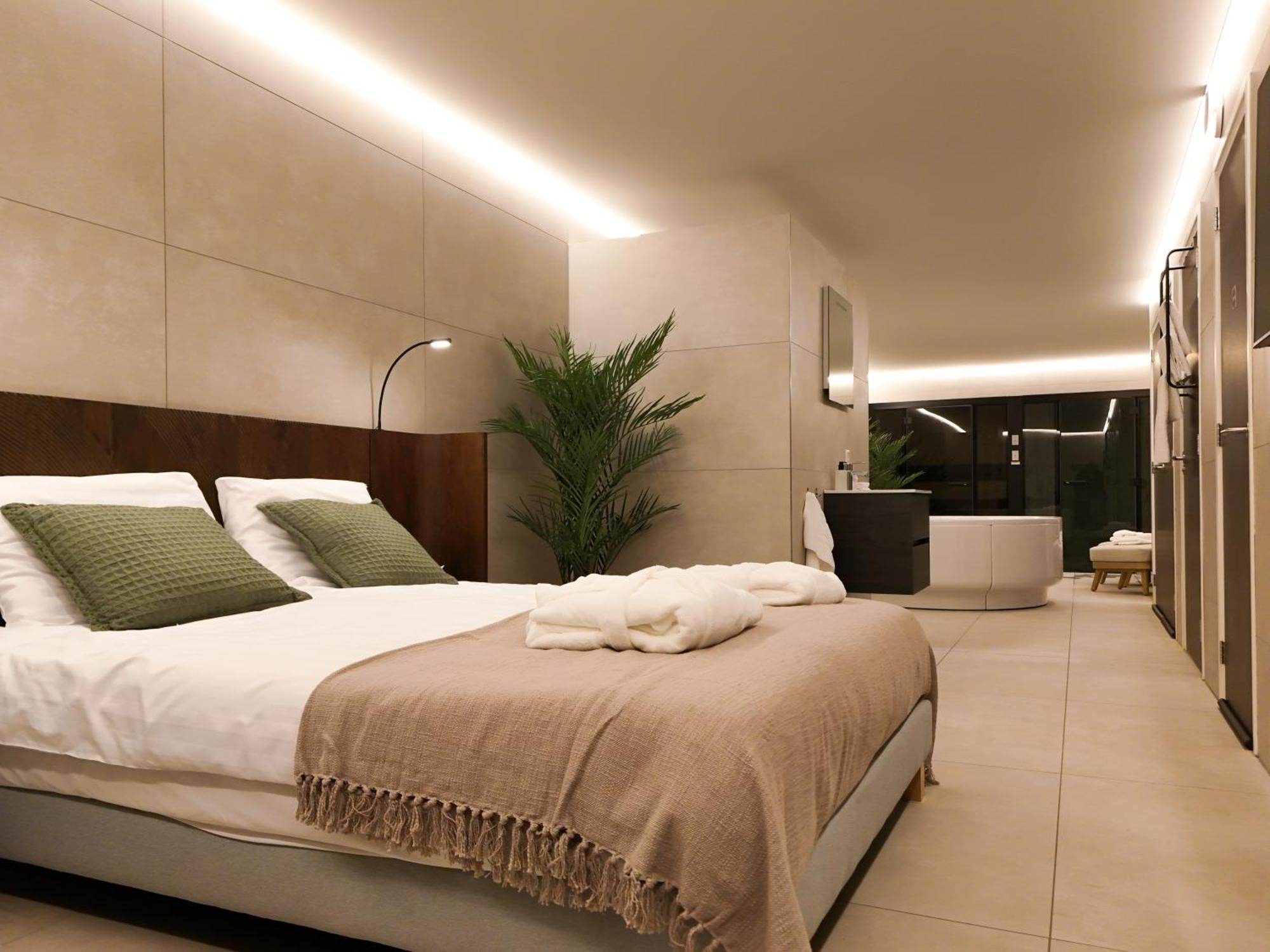 Hike & Bike Hotel Noordwolde  ภายนอก รูปภาพ